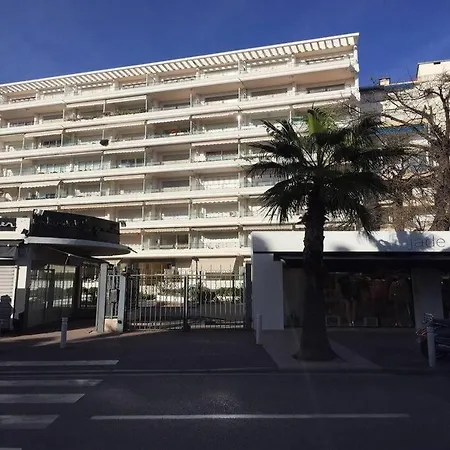 Magnifique Studio Au Coeur De Juan Les Pins
